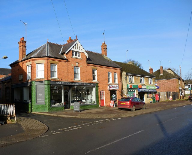 Bloxham High Street © Ian Rob :: Geograph Britain and Ireland