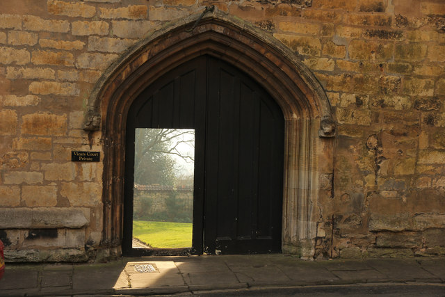Vicar's Court gateway