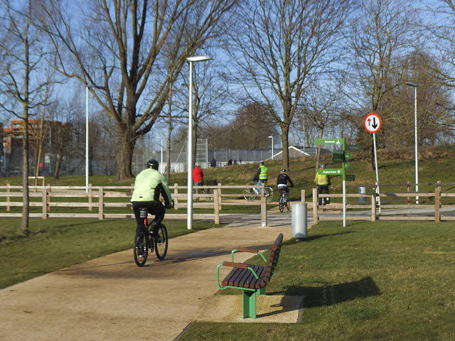 Kidbrooke Village: Cator Park © Stephen Craven :: Geograph Britain and ...