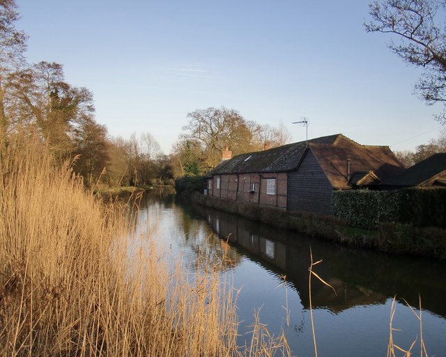 The River Wey Navigation, at the site of the former Newark Mill (3)