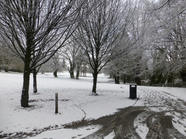 Snow at McCauley Park, Lisnamallard