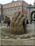 O1533 : Dublin Castle: sand sculptures by Jonathan Hutchins