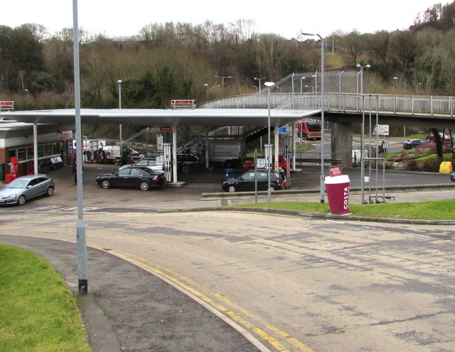 Tesco Fuel, Pontypool © Jaggery :: Geograph Britain and Ireland