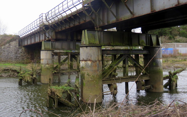 Haverfordwest railway bridge © Natasha Ceridwen de Chroustchoff cc-by ...