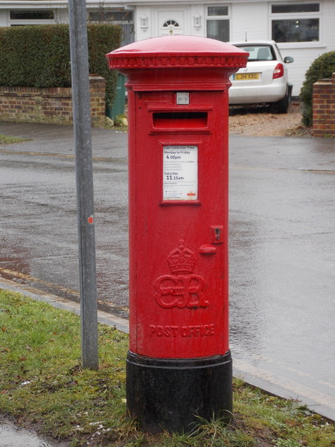 Ashtead: postbox № KT21 21,... © Chris Downer :: Geograph Britain and ...