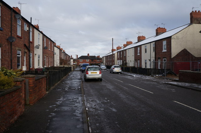 Chapel Street, Whaley Thorns © Ian S cc-by-sa/2.0 :: Geograph Britain ...