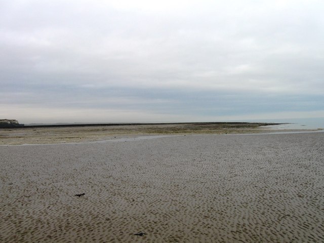 Grenham Bay © Alex McGregor cc-by-sa/2.0 :: Geograph Britain and Ireland