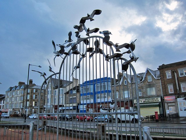Promenade bird sculpture