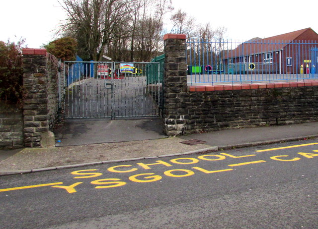 Main Entrance To Pontlliw Primary School © Jaggery Geograph Britain