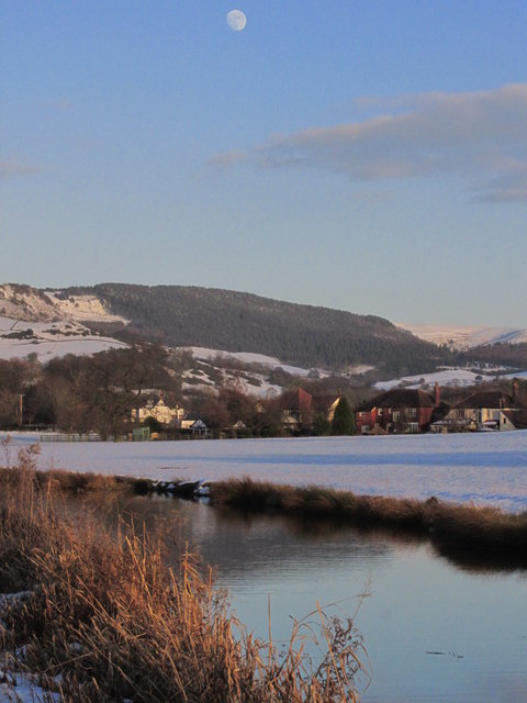 Macclesfield Canal with view towards Sutton Lane Ends