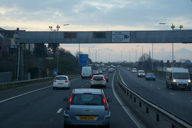 M4 eastbound towards junction 40 © Ian S cc-by-sa/2.0 :: Geograph ...