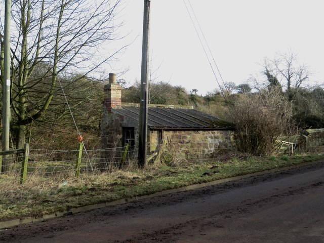 Derelict shed beside the road, Lucker