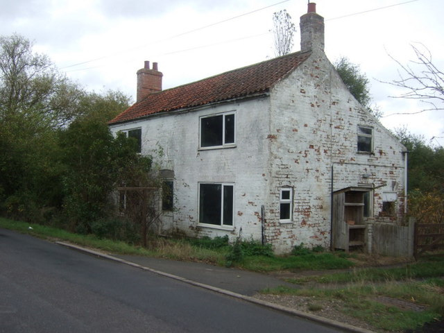 House On Ferry Lane B1395 © Jthomas Cc By Sa20 Geograph Britain