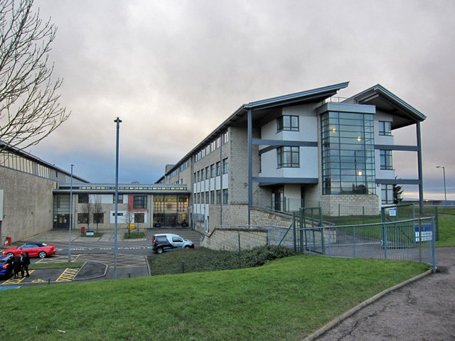 Braes High School © Richard Dorrell cc-by-sa/2.0 :: Geograph Britain ...