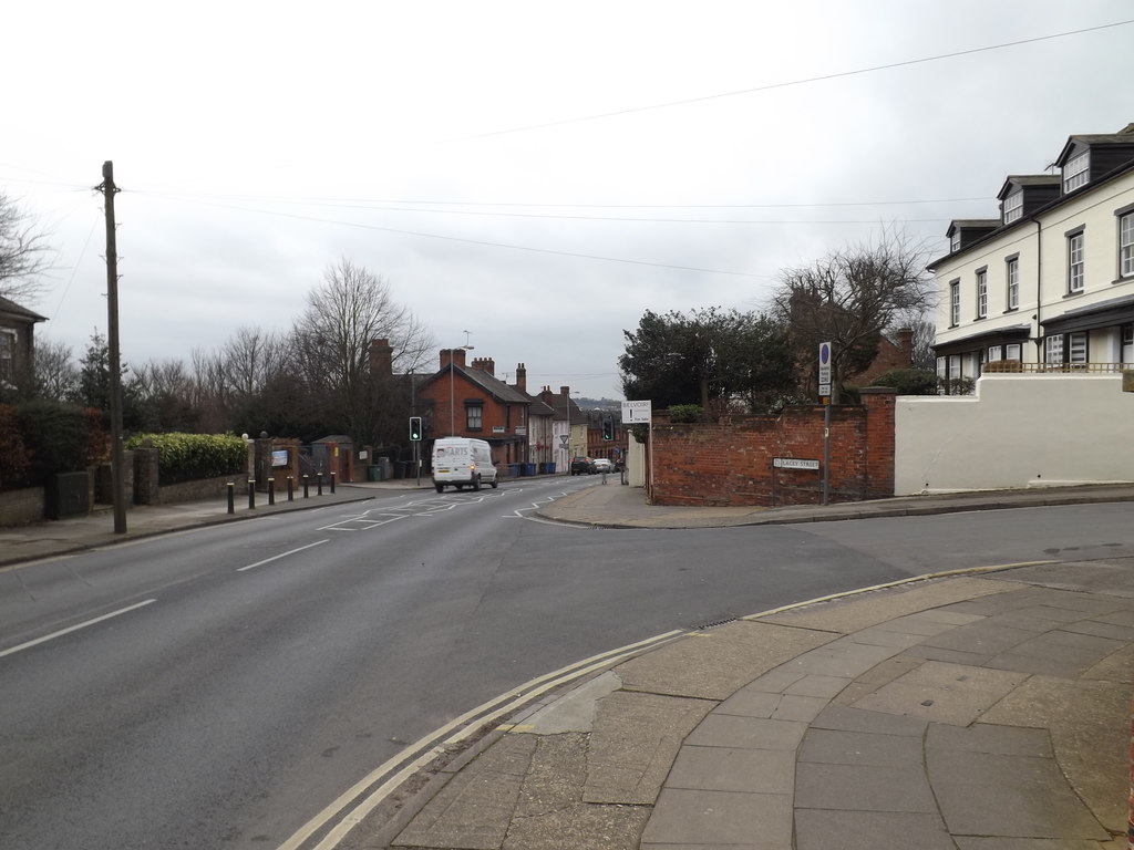 a1071-woodbridge-road-ipswich-geographer-cc-by-sa-2-0-geograph