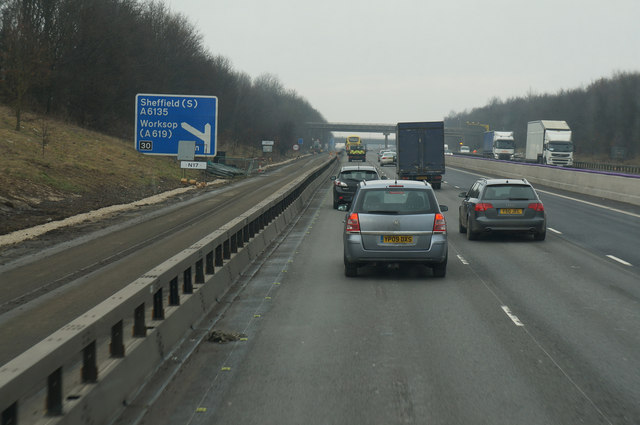 m1-northbound-towards-junction-30-ian-s-cc-by-sa-2-0-geograph