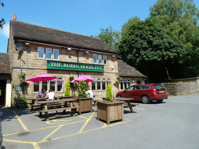 The Robin Hood Inn © Tony Bacon cc-by-sa/2.0 :: Geograph Britain and ...