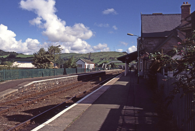 Machynlleth Station © Stephen McKay Cc-by-sa/2.0 :: Geograph Britain ...