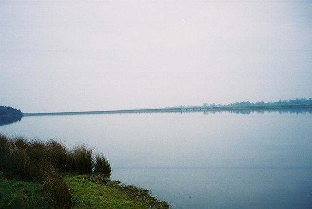 Blithfield Reservoir: causeway from Beech Tree Point