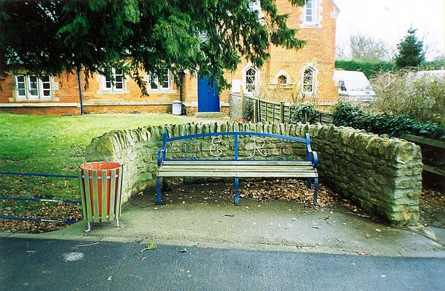 Silver Jubilee seat at Dunsby, near Bourne, Lincolnshire