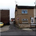 SU1585 : Narrow lane south from Ferndale Road, Swindon by Jaggery