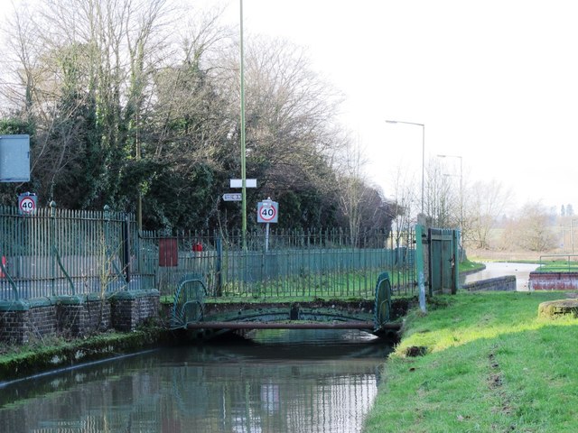 Bridge on the New River by Hertford Road (A119), SG12