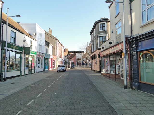 London Road North, at the top, before... © Adrian S Pye :: Geograph ...