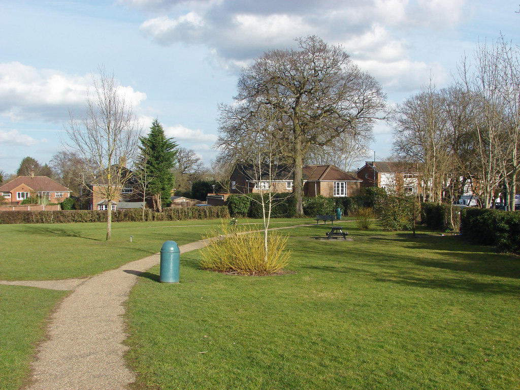 The Elms recreation ground, Bracknell © Alan Hunt cc-by-sa/2.0 ...