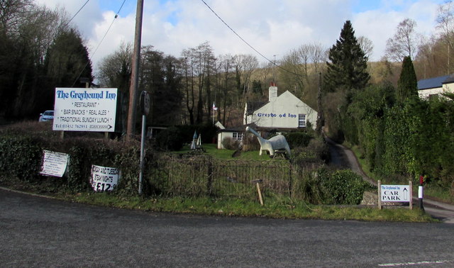 The Greyhound Inn, Pope's Hill © Jaggery Cc-by-sa 2.0 :: Geograph 