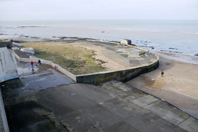 Margate Lido © Nigel Mykura cc-by-sa/2.0 :: Geograph Britain and Ireland