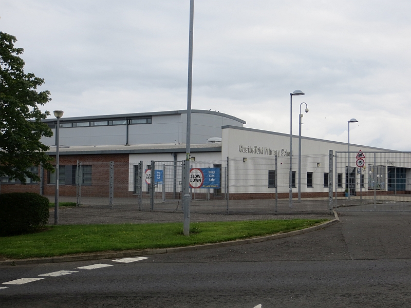 Castlefield Primary School © Richard Webb :: Geograph Britain and Ireland