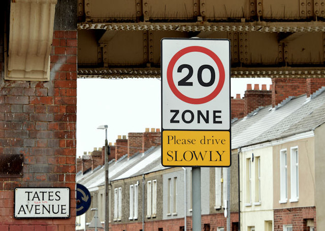 20 mph zone sign, Donegall Avenue, Belfast (March 2015)