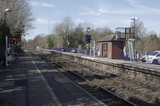 Midgham Station © Stephen McKay cc-by-sa/2.0 :: Geograph Britain and ...