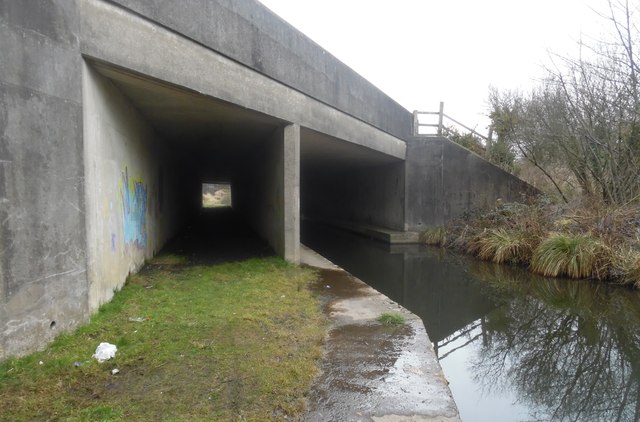 The Tennant Canal under the A465