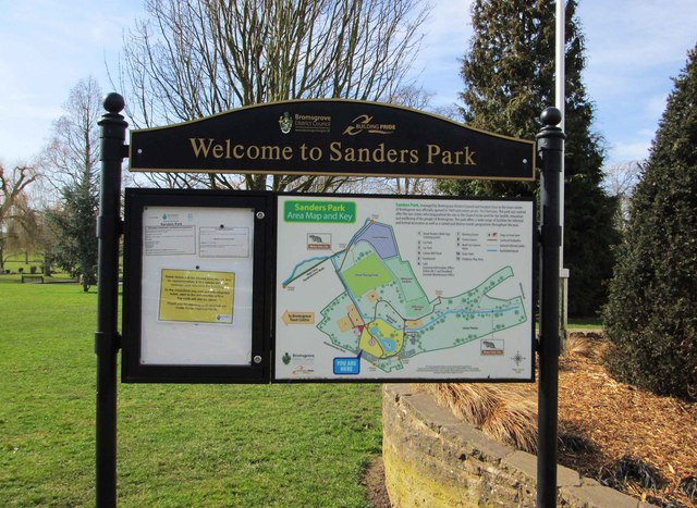 Information board at Sanders Park,... © P L Chadwick cc-by-sa/2.0 ...