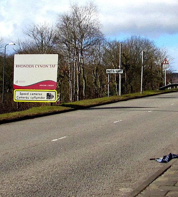 Rhondda Cynon Taf Boundary Sign, Taffs... © Jaggery :: Geograph Britain ...