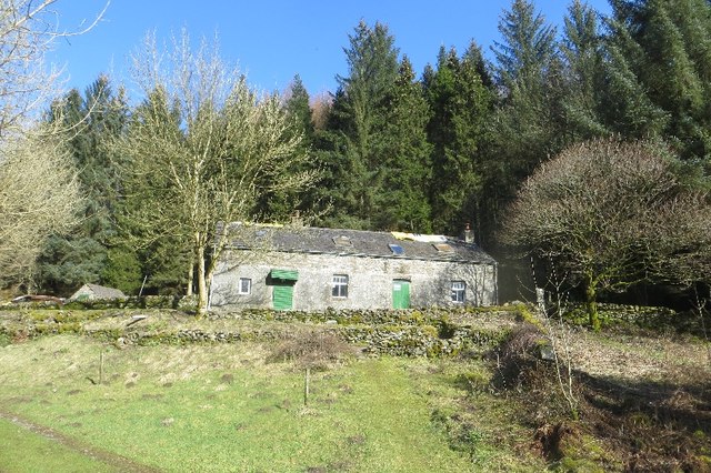 Craigshiels © Richard Webb cc-by-sa/2.0 :: Geograph Britain and Ireland