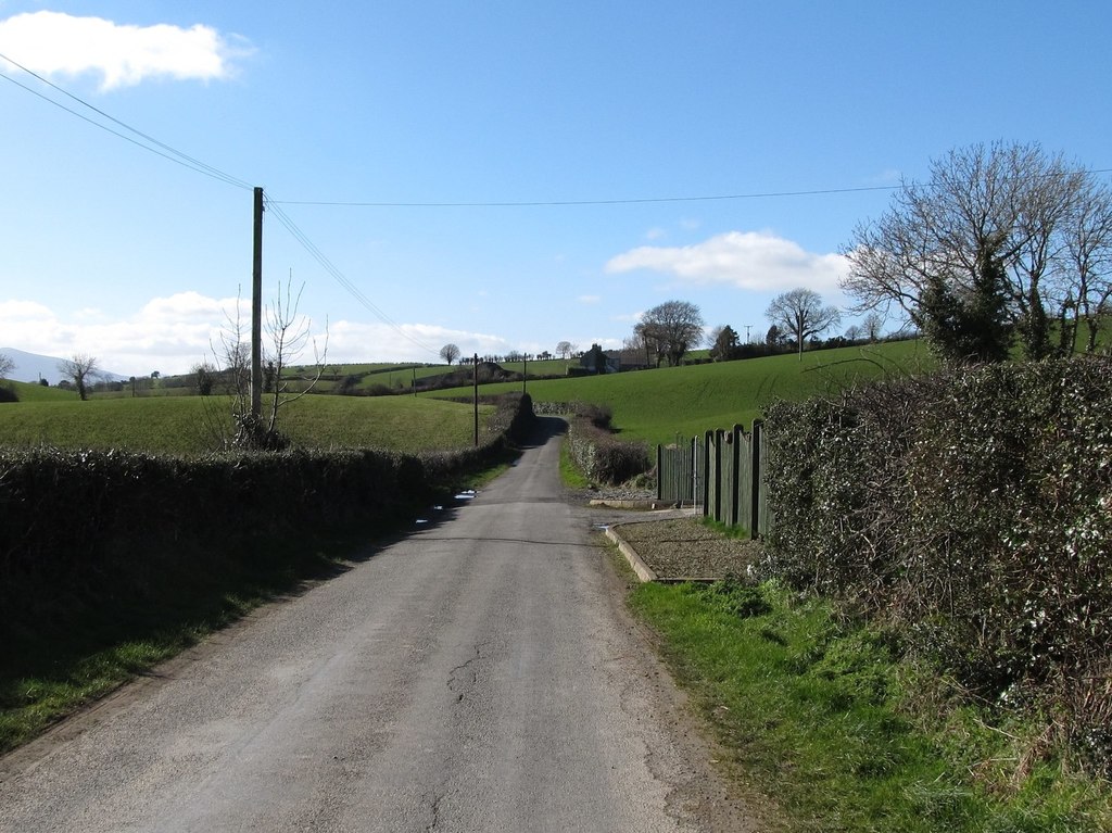 Approaching a sharp bend in the junction... © Eric Jones cc-by-sa/2.0 ...