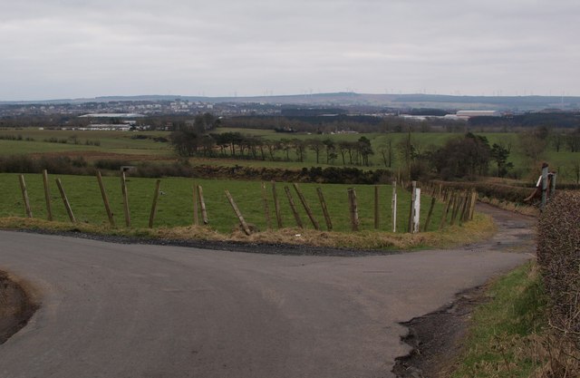 sharp-bend-at-bellhead-alec-mackinnon-geograph-britain-and-ireland