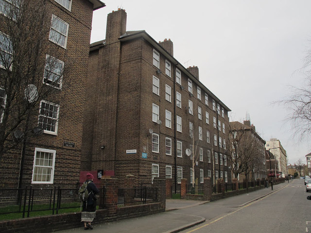 Bath Terrace © Stephen Craven cc-by-sa/2.0 :: Geograph Britain and Ireland