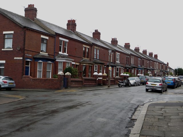 Victoria Avenue, Barrow-in-Furness © Graham Robson cc-by-sa/2.0 ...