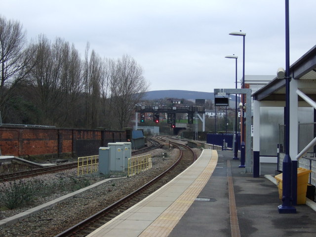 Stalybridge Railway Station © JThomas :: Geograph Britain and Ireland