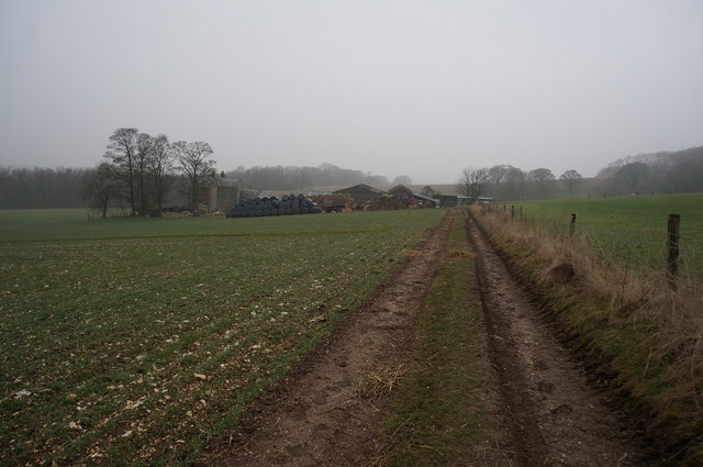 Wolds Way towards Low Warrendale Farm
