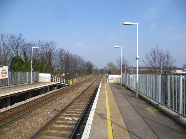 Harringay Green Lanes station