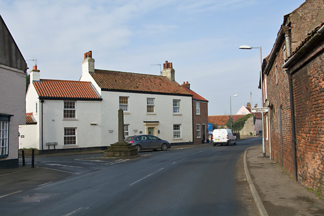 Road junction, North Frodingham © Paul Harrop cc-by-sa/2.0 :: Geograph ...