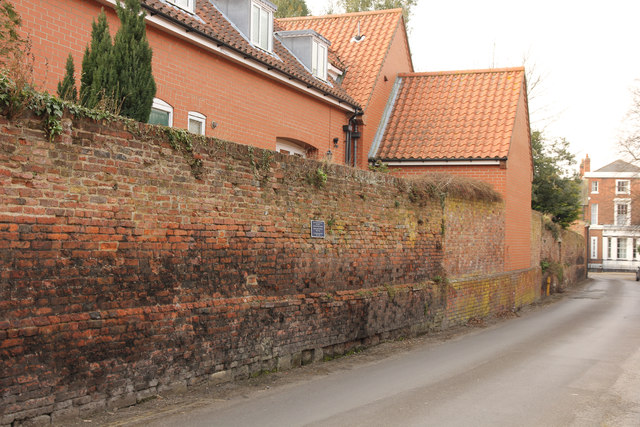 Schoolhouse Lane wall