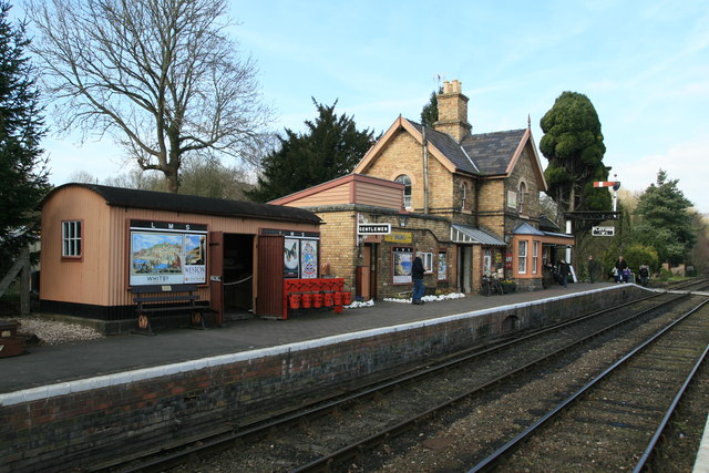 Hampton Loade Station