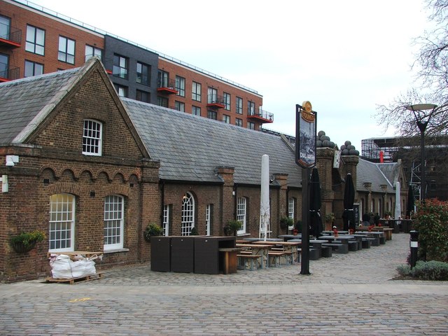 Dial Arch, Woolwich © Chris Whippet cc-by-sa/2.0 :: Geograph Britain ...