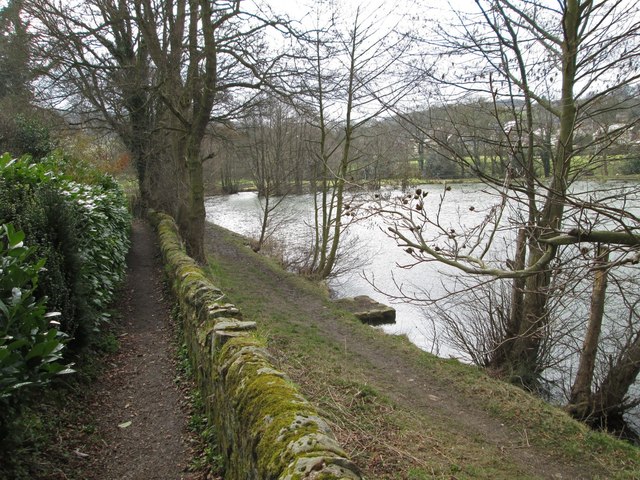 Holymoorside - footpaths on east side of Old Mill Pond