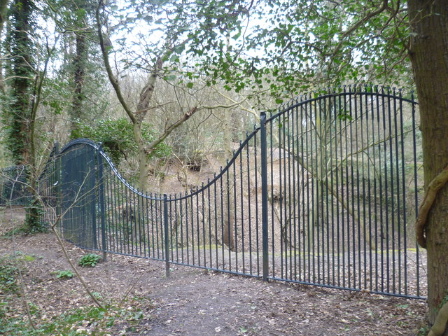 Railings on the edge of the chalk pit in Lesnes Abbey Woods